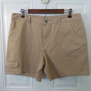 Crazy horse khaki color three pocket zippered front cargo shorts (size 14)